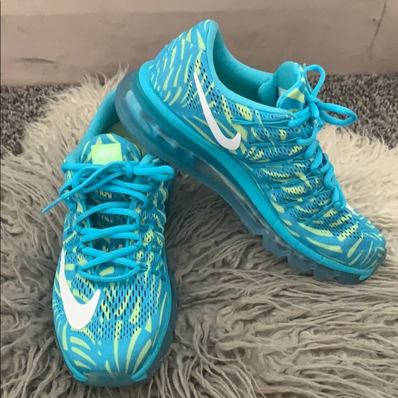 Nike Shoes - Nike air max running shoes